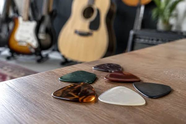 Guitar Price Comparison