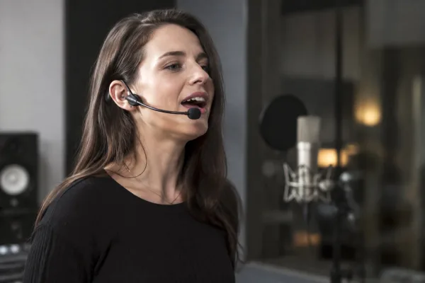 Head Microphones for Singing