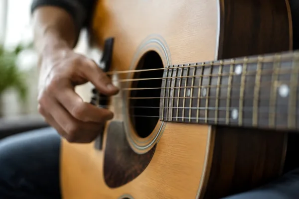 Acoustic Guitar Strings: A Complete Buyer's Guide