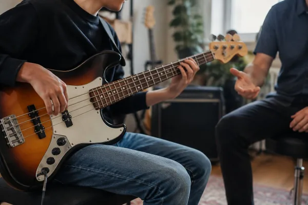 Common Beginner Bass Guitar Mistakes to Avoid