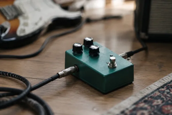 Tremolo Pedal for Beginners: A Complete Guide
