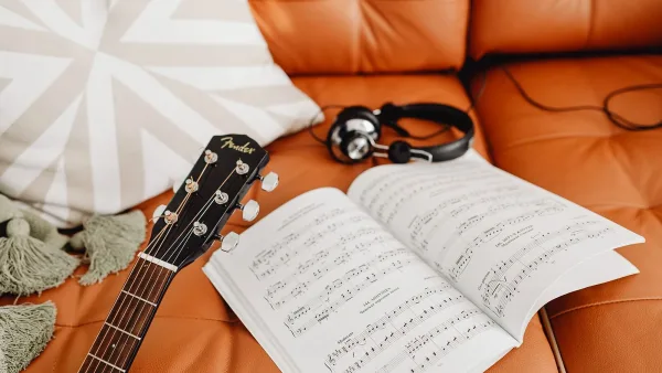 Beginner Guitar: A Complete Buyer's Guide