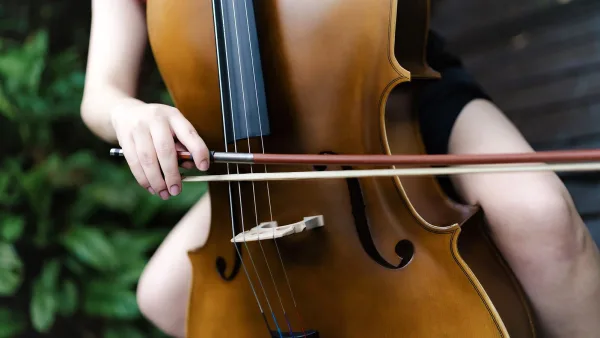Common Cello Bow Mistakes to Avoid