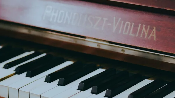 Digital Piano Explained: Features, Types and Tips