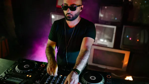 Dj Equipment Explained: Features, Types and Tips