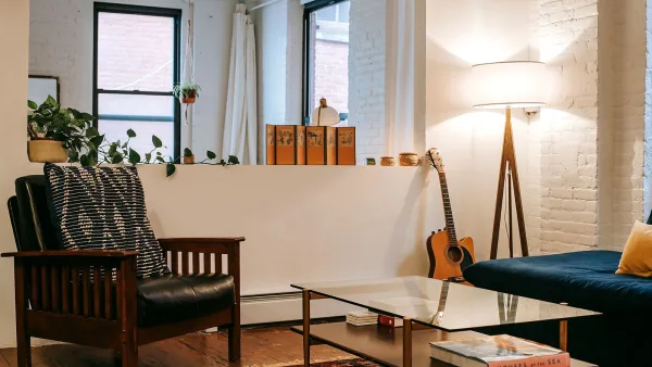 How to Set Up and Use Guitar Wall Hanger