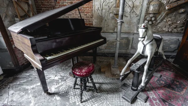 Piano Stool Explained: Features, Types and Tips