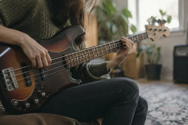 Common Bass Guitar Short Scale Mistakes to Avoid