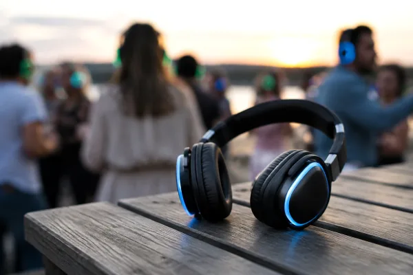 Common Silent Disco Headphone Mistakes to Avoid