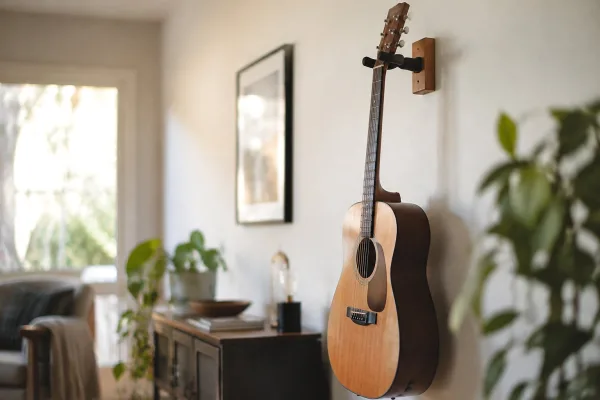 How to Set Up and Use Hang Guitar on Wall
