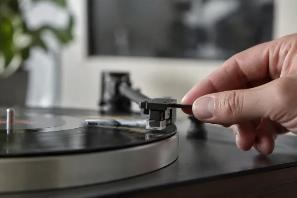 How to Set Up and Use Turntable Stylus