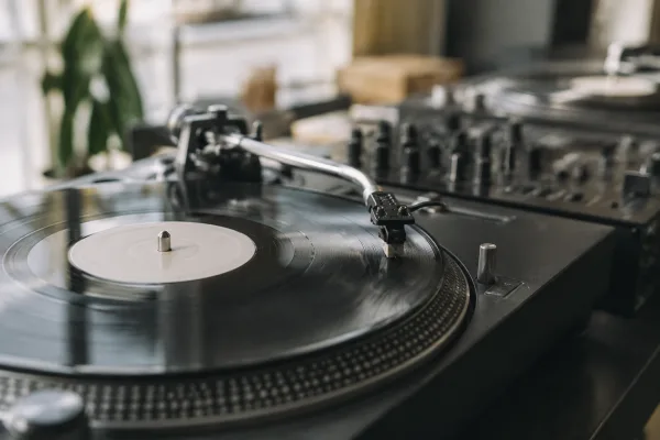 The Ultimate Guide to Turntable for Playing Vinyl Records