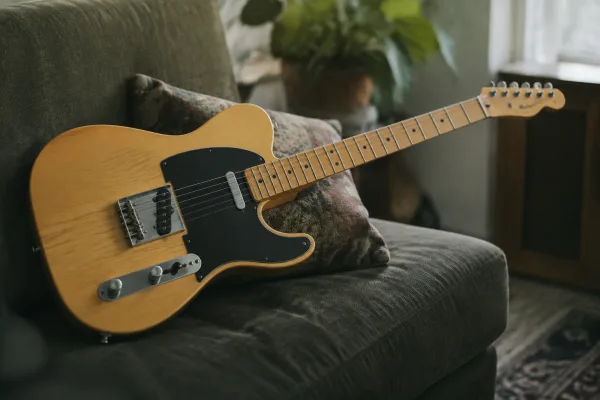 Guitar Stratocaster vs Telecaster: Which Should You Choose?