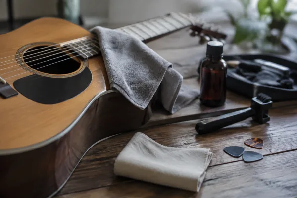 The Complete Guide to Guitar Strings Cleaner