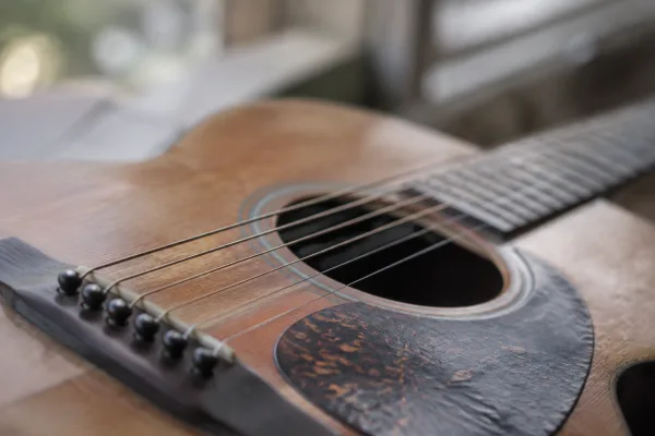 The Complete Guide to Baritone Guitar Strings