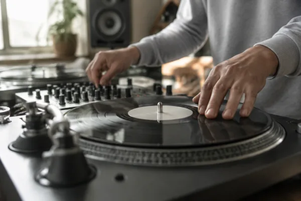 The Complete Guide to Numark Scratch