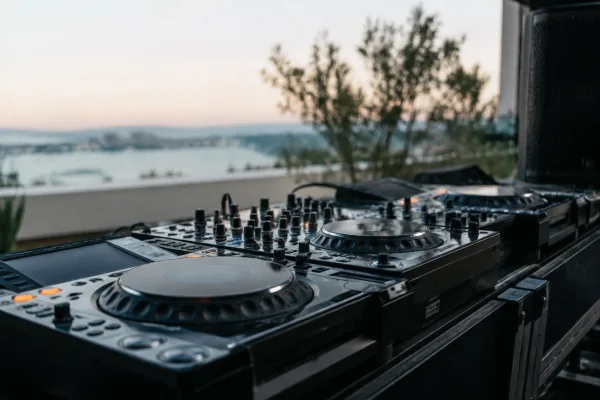 The Complete Guide to Cdj Stand