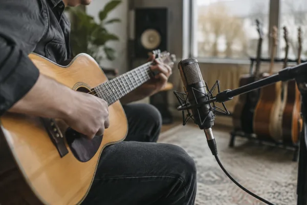 The Complete Guide to Mic Acoustic Guitar