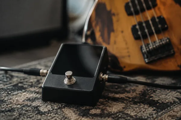 The Complete Guide to Bass Guitar Pedal Tuner