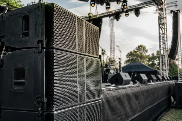 The Complete Guide to Speaker Stage