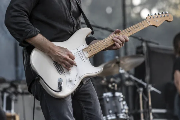 The Complete Guide to White Electric Guitar