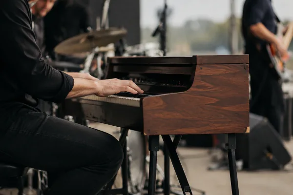 The Complete Guide to Keyboard Wooden Stand