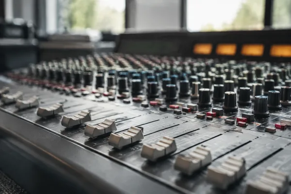 The Complete Guide to Analog Mixing Desk