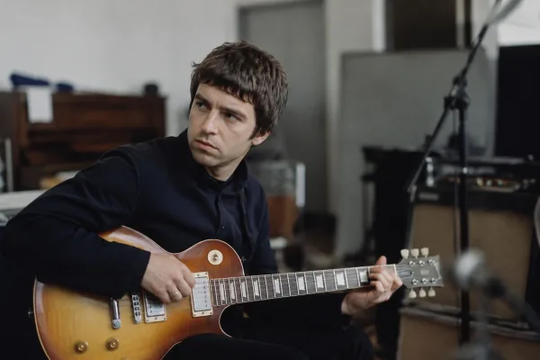 The Complete Guide to Oasis Guitars