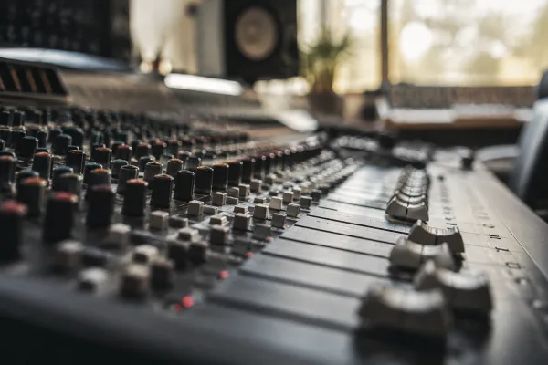 The Complete Guide to Music Mixers