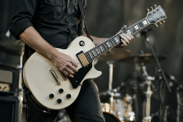 The Complete Guide to White Les Paul Gibson