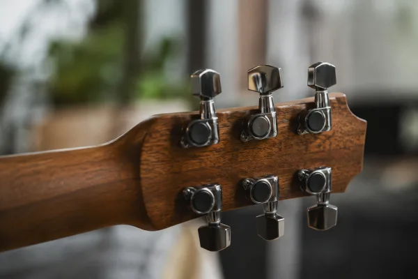 The Complete Guide to Locking Tuning Machine Heads