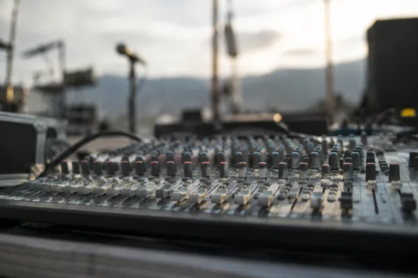 The Complete Guide to 4 Channel Mixing Desk