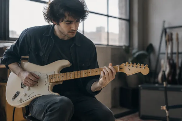 The Complete Guide to Left Handed Fender Guitars