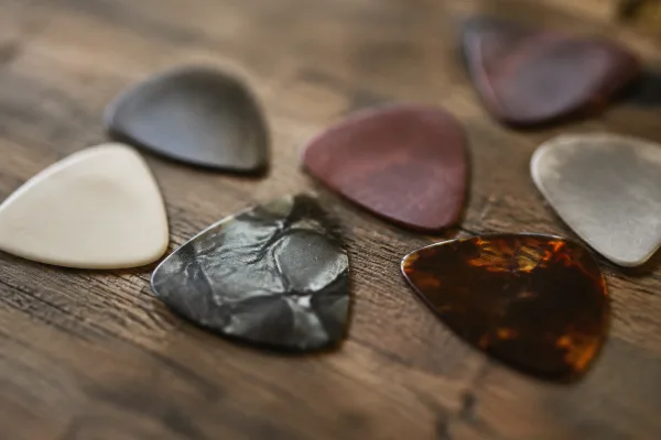 The Complete Guide to Electric Guitar Plectrum
