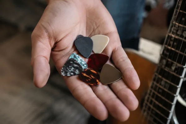 The Complete Guide to Custom Guitar Plectrums