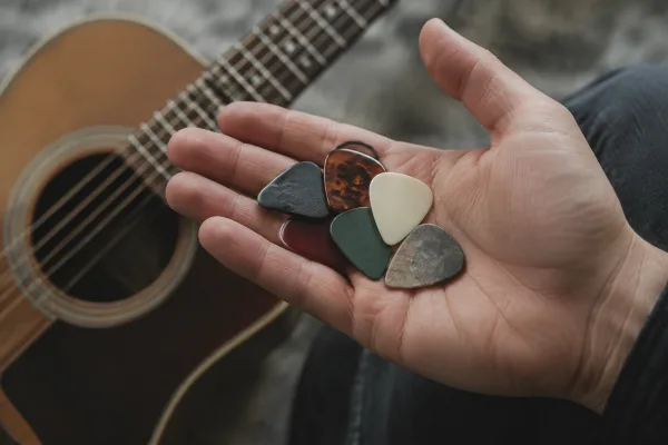 The Complete Guide to Guitar Pick Plectrum