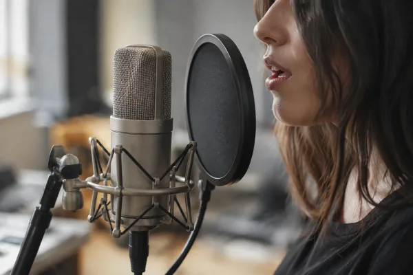 The Complete Guide to Microphones To Record Vocals