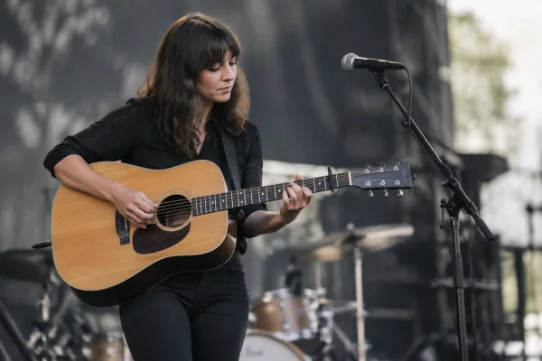 The Complete Guide to Martin Electro Acoustic Guitars