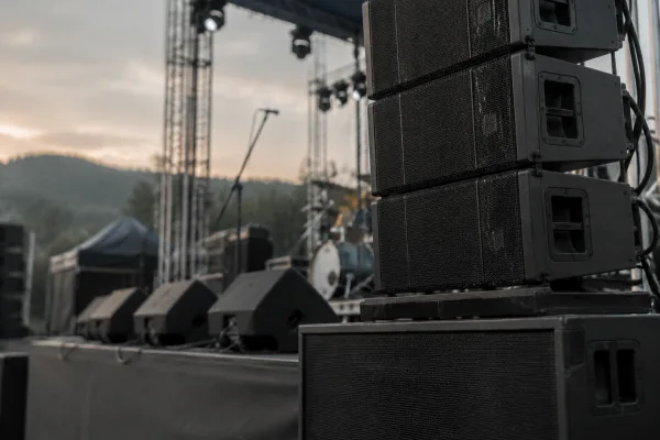 The Complete Guide to Speaker And Amps