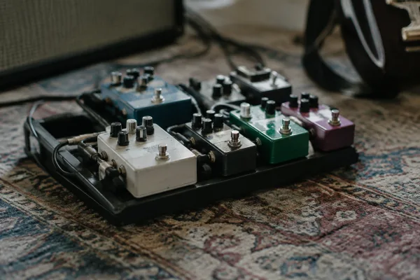 The Complete Guide to Guitar Effects Box