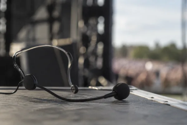 The Complete Guide to Headset Mic Singing
