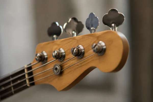 The Complete Guide to Tune Electric Bass