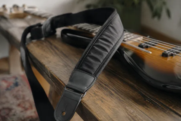 The Complete Guide to Electric Bass Guitar Strap