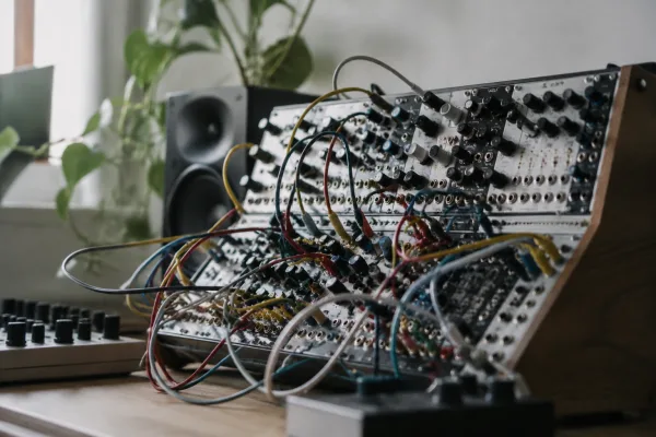 Eurorack Synthesizer for Beginners: A Complete Guide