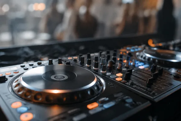 Mixer Controller: A Complete Buyer's Guide