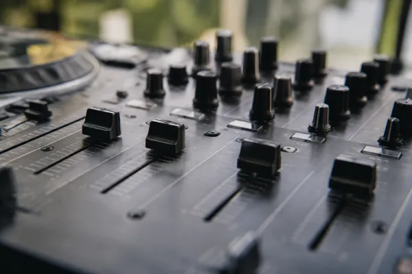Dj Mixer for Beginners: A Complete Guide