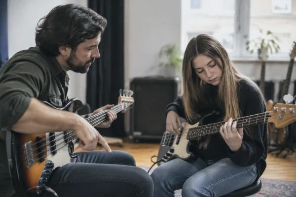 Bass Lessons for Beginners: A Complete Guide