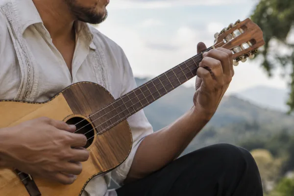 Cuatro Guitar for Beginners: A Complete Guide