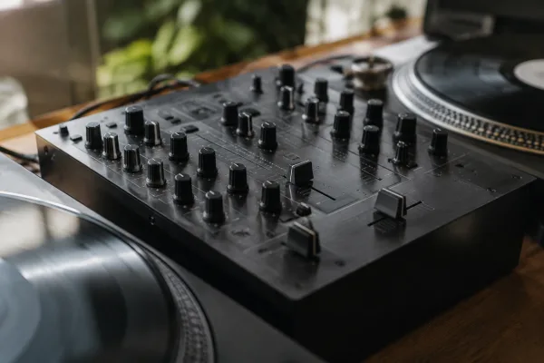 Numark Scratch: A Complete Buyer's Guide