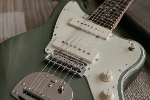 Jazzmaster Baritone: A Complete Buyer's Guide